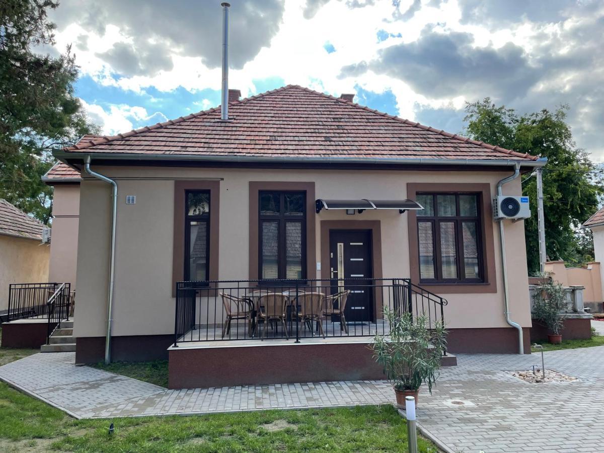 Kovacs Apartmanhaz Кішкунгалаш Екстер'єр фото