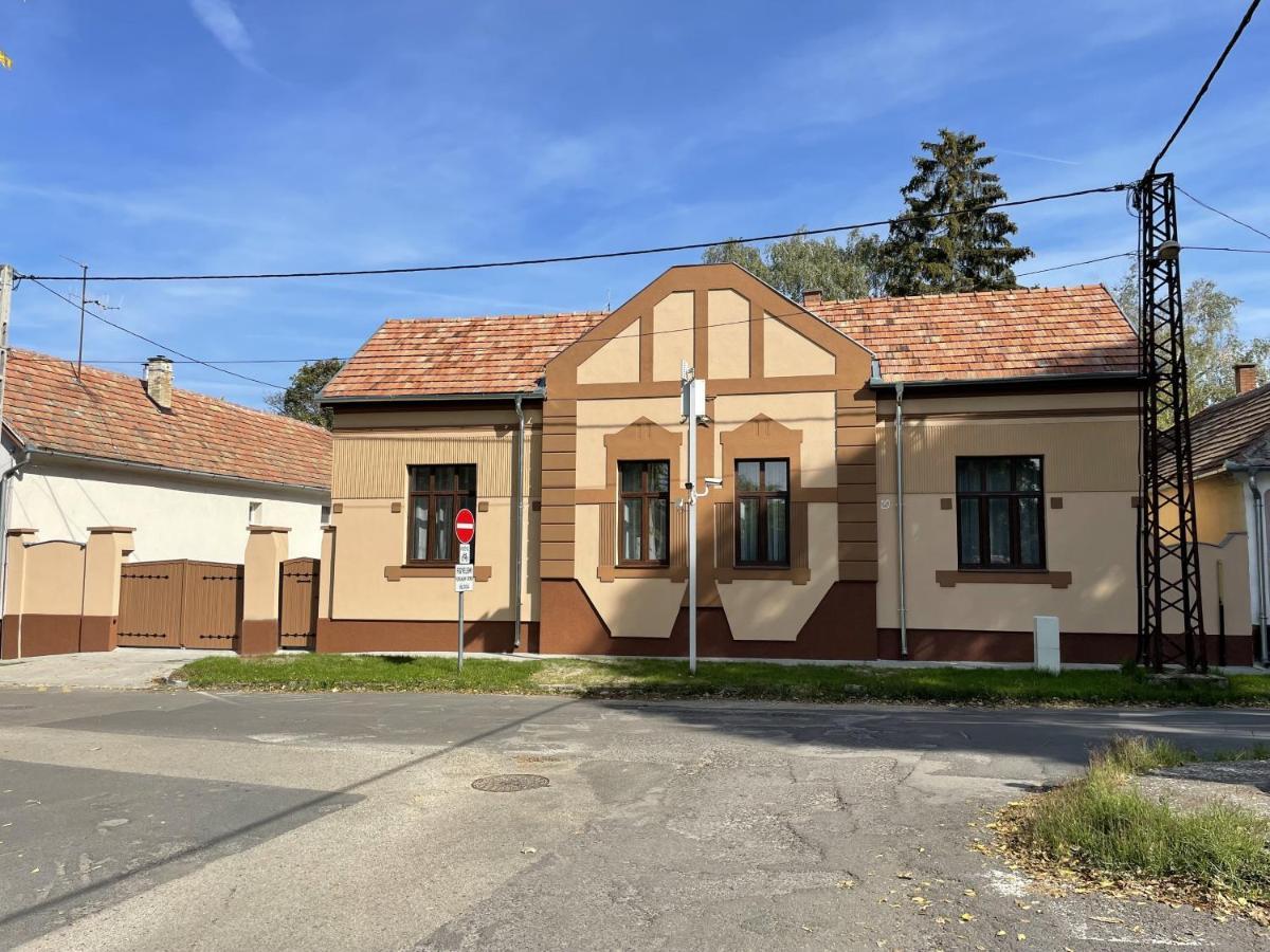 Kovacs Apartmanhaz Кішкунгалаш Екстер'єр фото