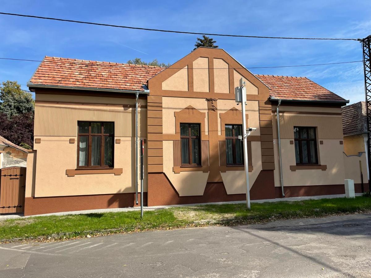 Kovacs Apartmanhaz Кішкунгалаш Екстер'єр фото
