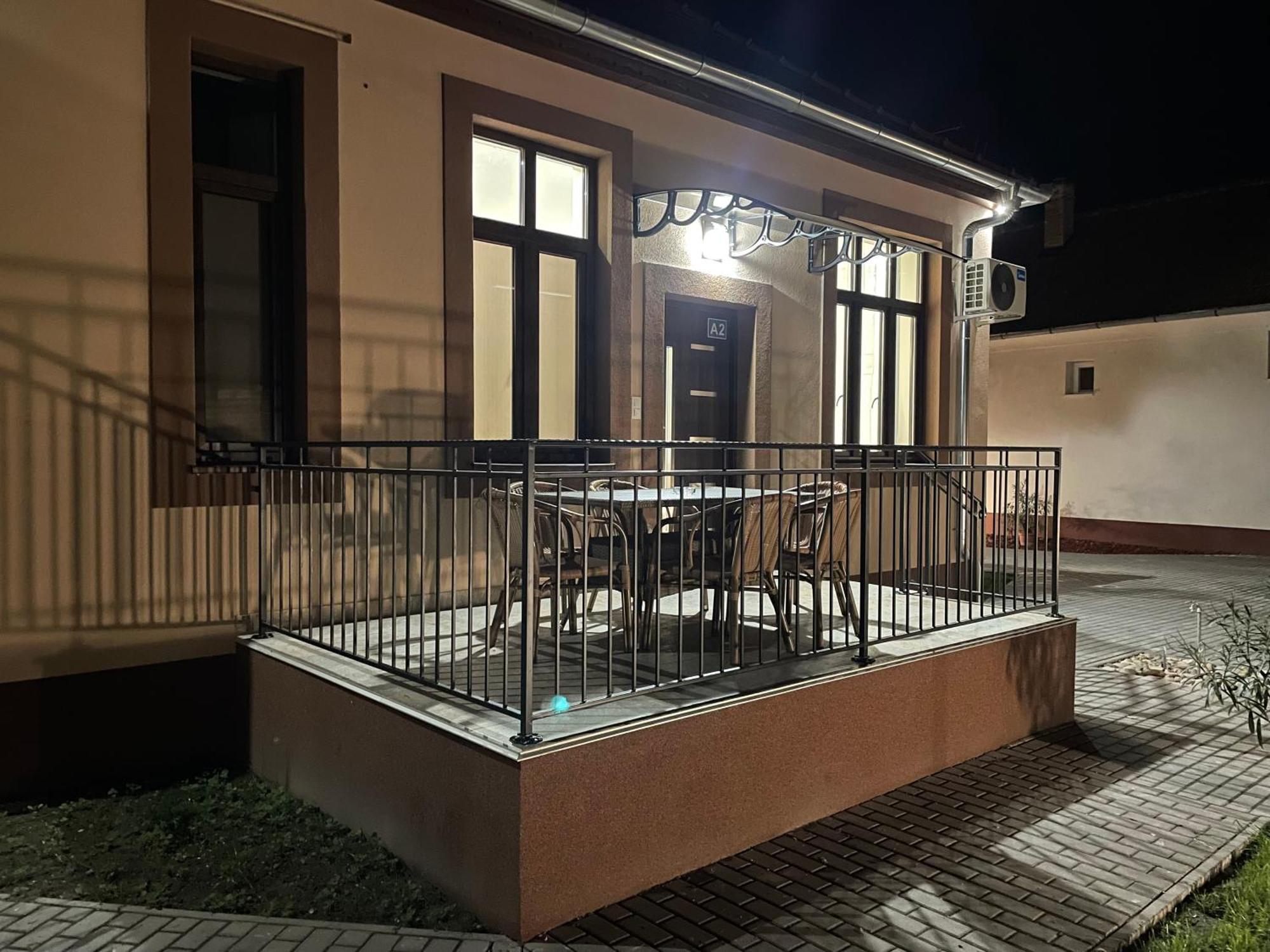 Kovacs Apartmanhaz Кішкунгалаш Номер фото