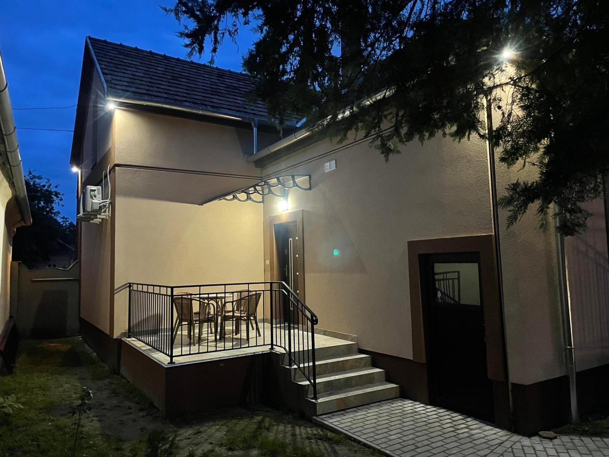 Kovacs Apartmanhaz Кішкунгалаш Номер фото